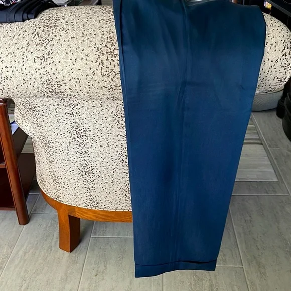 Pleated dress slacks - Picture 2 of 9